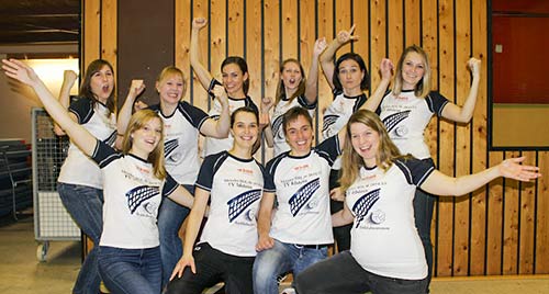 Frauen 1 - Meister BOL 2014-15 in Liederbach Hinten von links: Sarah Humpert, Stefanie Hollingshaus, Linda Fink, Katharina Kolhagen, Stefanie Mitmanski, Swetlana Lang. Vorne von links: Elena Christmann, Kerstin Hass, Denise Höhne, Doreen Lubahn.