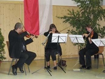 Das Frasoli Quartett aus Wiesbaden eröffnet diue Feier. akadem-feier-tsg2004-04