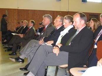 v.l. Klaus Simon, Ehepaar Hilti, H. Guckes akadem-feier-tsg2004-07