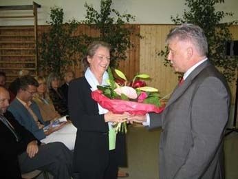 Heide Hilti nach ihrer Rede akadem-feier-tsg2004-18