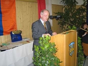 Rolf Byron, Vorsitzender des Turngau Mitteltaunus akadem-feier-tsg2004-33