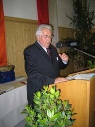 Archivar Robert Schratz referriert über die Historie der TSG Idstein akadem-feier-tsg2004-39