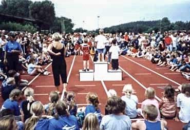 viel los auf dem Gaukinderturnfest in Idstein leichtathletik-2003-06