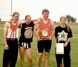 Die Siegermannschaft aus dem Mannschaftswettbewerb vom Vortag. la-mensfelder-kopf-2002-12