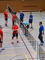 Die drei ersten Partien begeben sich auf die Felder. 07-Liga-Mensfelden