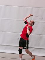 Die fehlende Wettkampferfahrung im Einzel konnte von Ingo nur teilweise wettgemacht werden. So verlor er nach guter Aufholjagd doch noch das dritte Einzel. 18-Liga-Mensfelden