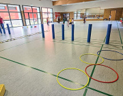 Körper und Kopf gefordert: Stein, Schere, Papier in Kombination mit Koordinationsleiter und Parcours.